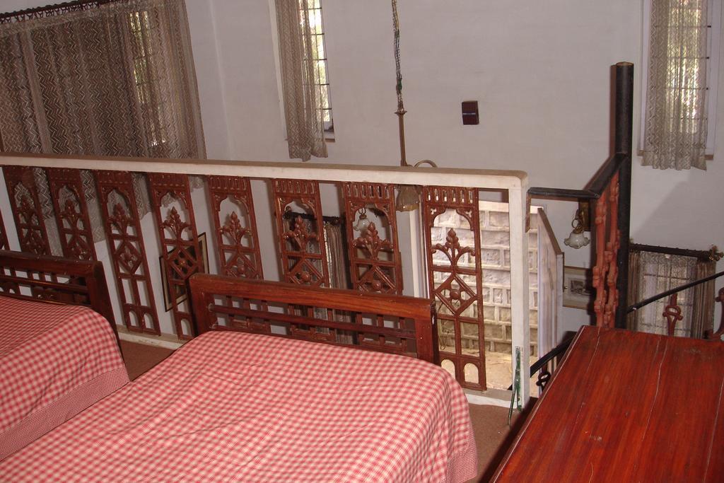 ウーティ ザ レッド ハウス Bed & Breakfast 部屋 写真