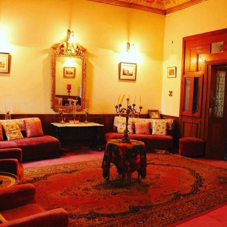 ウーティ ザ レッド ハウス Bed & Breakfast エクステリア 写真