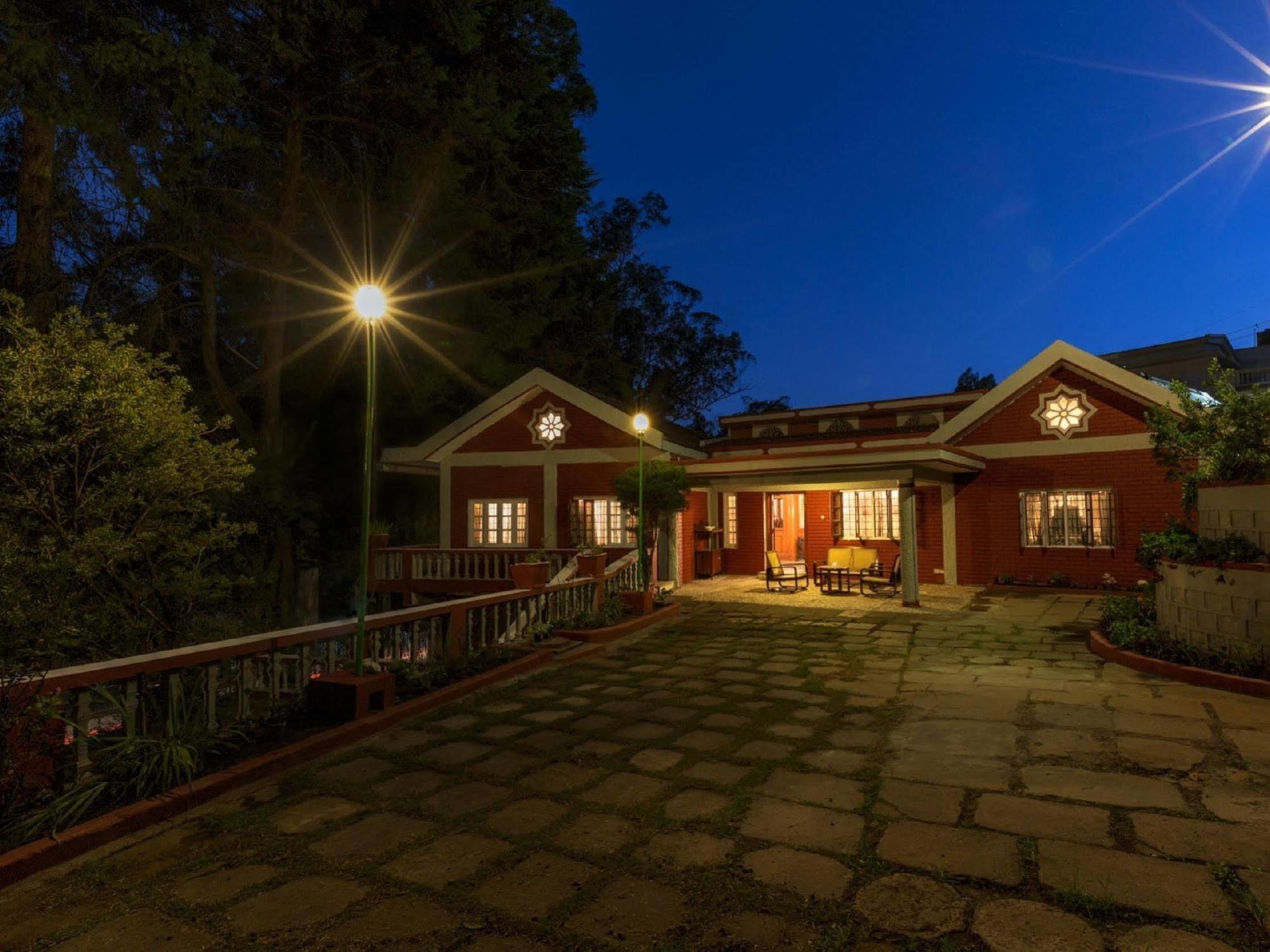 ウーティ ザ レッド ハウス Bed & Breakfast エクステリア 写真